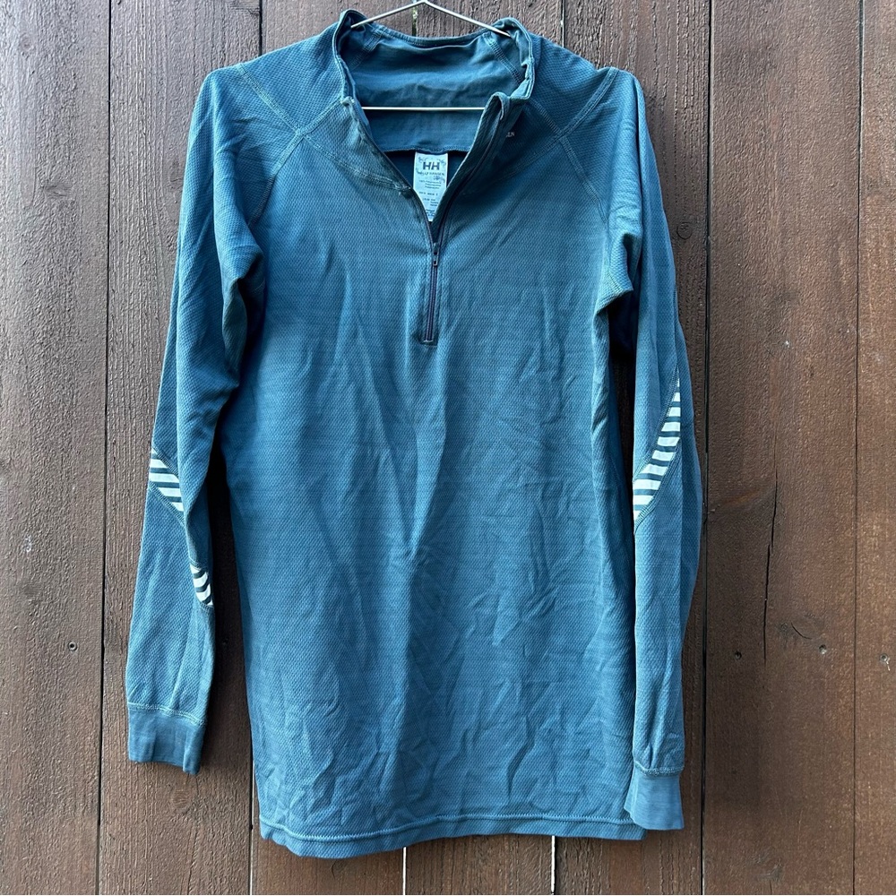 HELLY HANSEN Zip up base, slayer size medium.